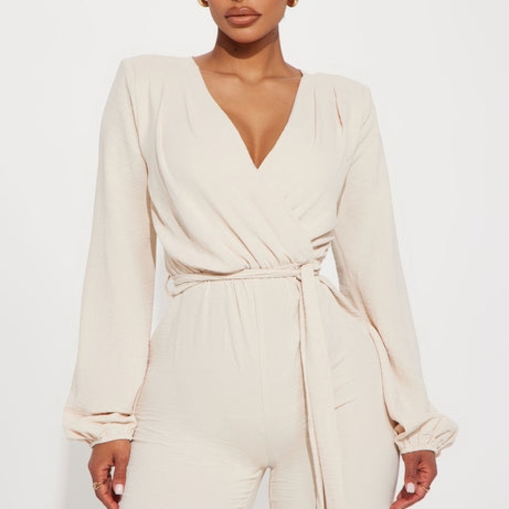 Fashion Nova OATMEAL Jumpsuit Size 1X NWT - Picture 2 of 6